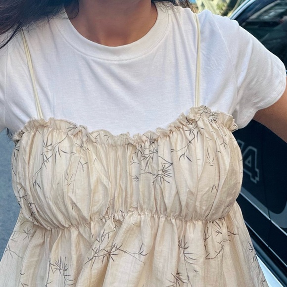 Dual layered top - Picture 2 of 2